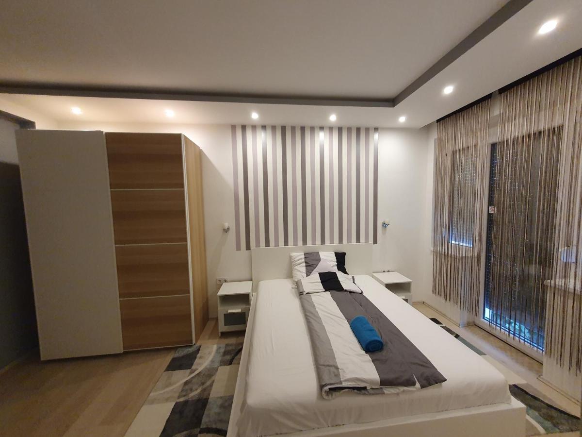 Appartement Viola Apartman With Infra Sauna à Szeged Extérieur photo