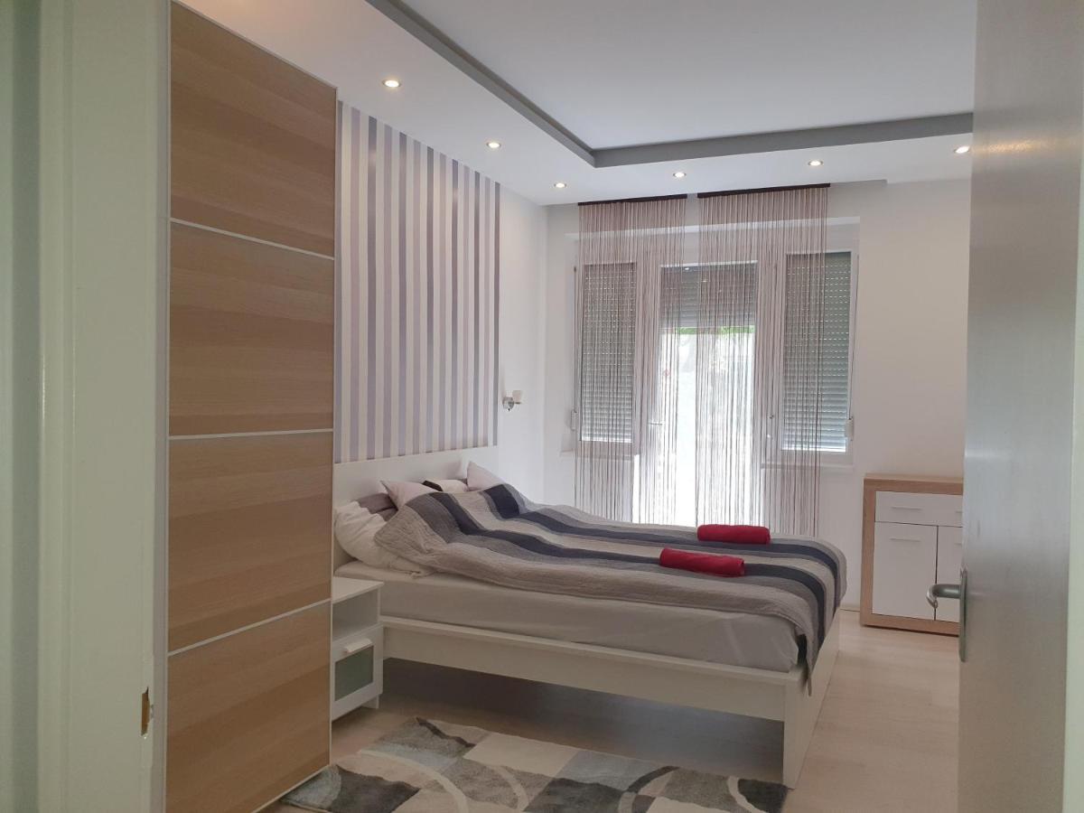 Appartement Viola Apartman With Infra Sauna à Szeged Extérieur photo